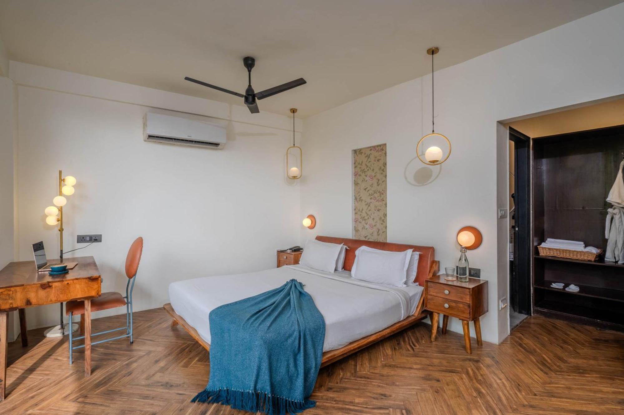 Minimalist Poshtel & Suites New Delhi Extérieur photo
